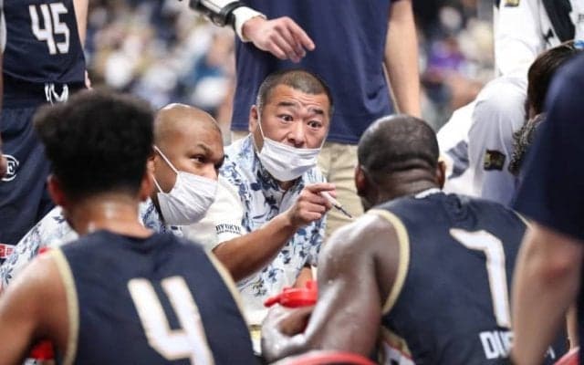 9年ぶりに琉球へ復帰し、開幕戦白星を飾った桶谷HC「我慢すれば流れ来ると思っていた」