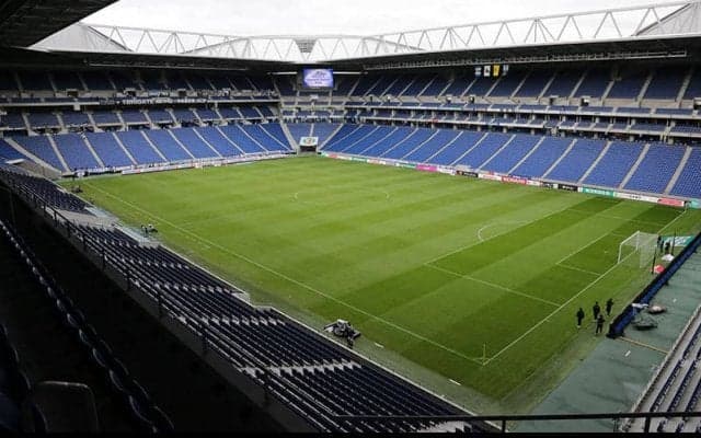 G大阪が来季から新エンブレムに！　2日札幌戦前にピッチ上でお披露目