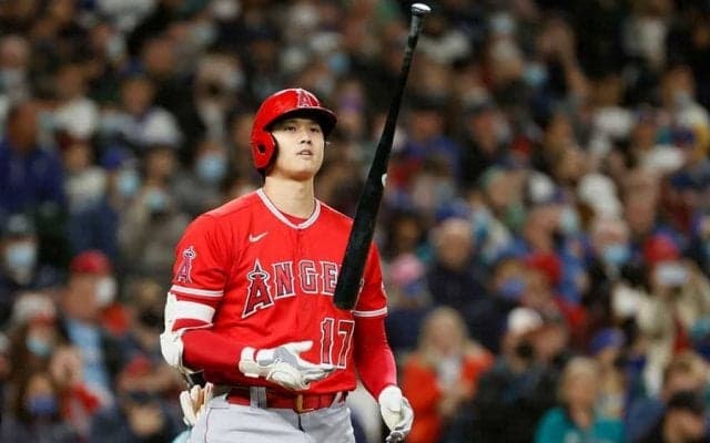 【MLB】大谷翔平、3ボールから仰け反るフルスイングにOB驚愕　「バンクーバーに届いたかも」