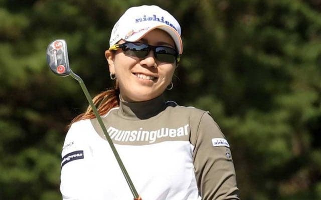 宮里美香、“新婚パワー”で連日好スコア「ゴルフ好きな人。練習も一緒、家事も分担」