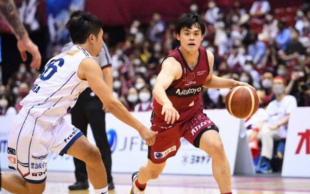 試合巧者の川崎ブレイブサンダースが第3クォーターを圧倒し、横浜との『神奈川ダービー』に連勝