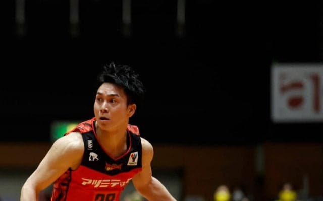 津屋一球（三遠ネオフェニックス）とザムストがスポンサーシップ契約を締結