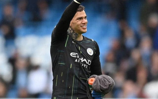 「レーザーショー」長距離も高精度!エデルソンのフィードに誰もが感嘆「信じられないテクニック」