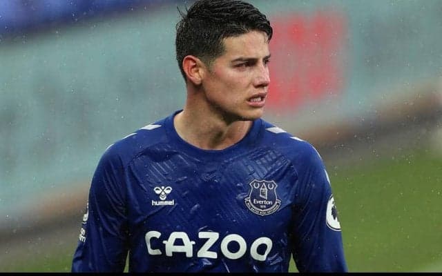 「唖然としているように…」カタールで試合をスタンドから眺めるハメス・ロドリゲスが無表情「言葉を失っている」