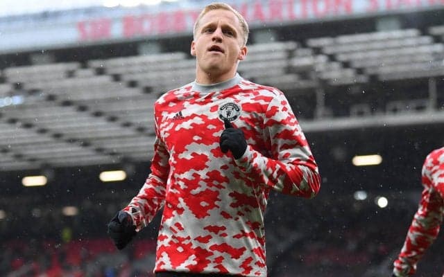 エバートンが今夏も獲得目指したファン・デ・ベークに興味継続「定期的にプレーしていないのは残念」