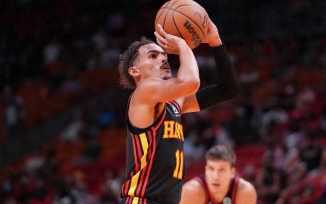 トレイ・ヤングがヒートとのプレシーズン初戦で右大腿四頭筋を負傷