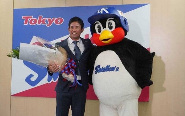 なぜヤクルト雄平は打者転向で大成できた？　引退会見で明かした“小さな成功体験”