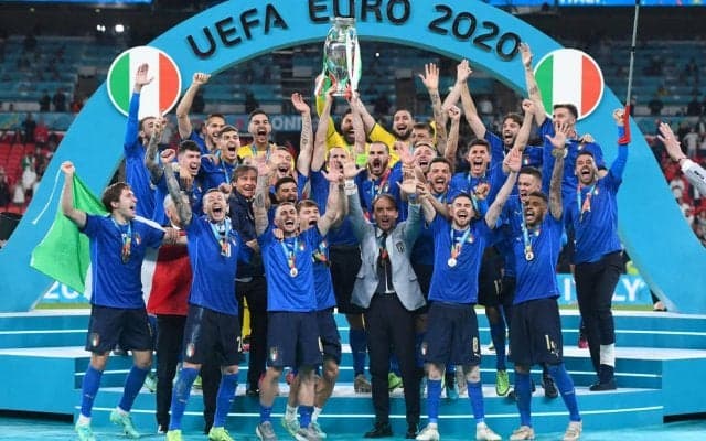 イタリアサッカー連盟が新ロゴに！ユベントス会長のいとこがデザイン