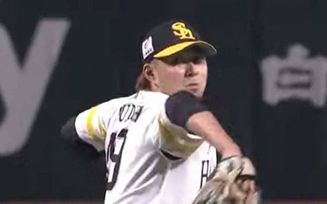 「モイネロ憑依」「完全覚醒」　鷹ロマン左腕、157キロ＆消える魔球の“雄叫び救援”