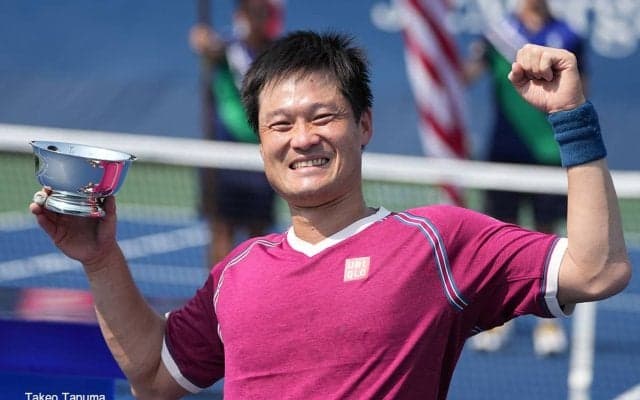 国枝慎吾、3つのギネス世界記録認定証を受け取る