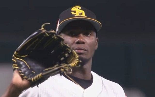 鷹が3点ビハインドでモイネロ投入　裏目に出て指揮官がっくり「その日の調子の問題」