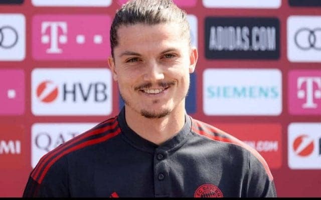 幼少期からバイエルンファンのザビッツァーが夢を叶える！レジェンドのブラジル人MFとユニ交換