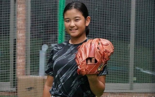 最速114キロ、天才女子小学生を育てた父の奮闘「1球受ければ調子がわかる」