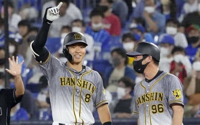 阪神・佐藤輝明、狂った歯車に悶え苦しんだ葛藤の記録。16年ぶり優勝へ、逆襲の序章