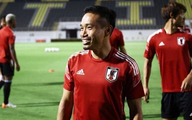 批判に晒される35歳・長友佑都は、限界説を撥ね返せるか？　今こそ試される逆境の転換力