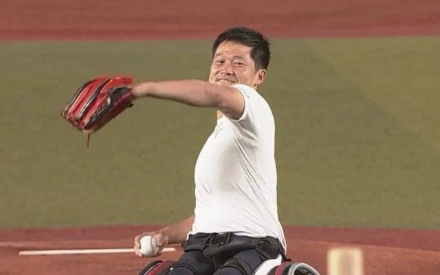 「超人にもほどがある」車いすテニスのレジェンドによる剛速球始球式に角中も驚き