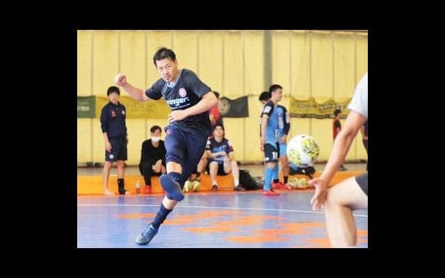 松井大輔の挑戦にカズ「面白いじゃん」。サッカーとフットサルの二刀流もある