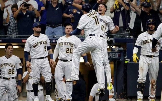【MLB 地区S】ブルワーズが先勝、ブレーブスとの接戦制す　アストロズは2連勝で突破王手