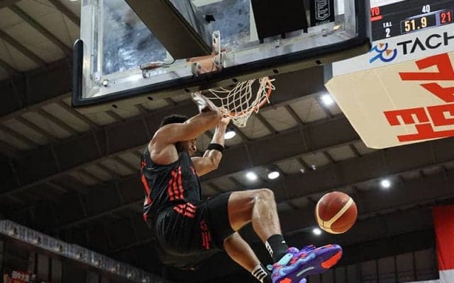 ホーム開幕戦で今季初勝利をもたらしたサイズ…課題の4Qで15得点7リバウンドと爆発