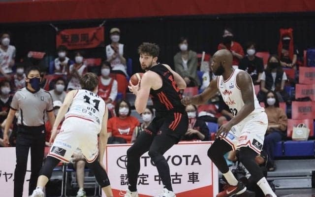 114点を奪ったA東京がホームで連勝を飾る…後半に失速した富山は開幕4連敗に