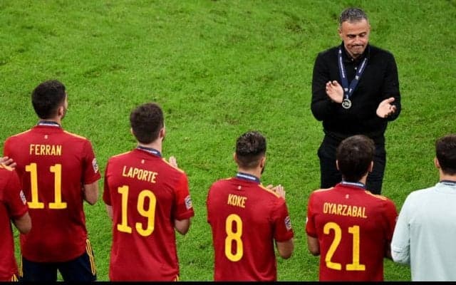 「現世界王者と互角に戦えた」　決勝敗戦も前を向くスペイン代表指揮官、疑惑のゴールについては「オフサイドに見えたが…」