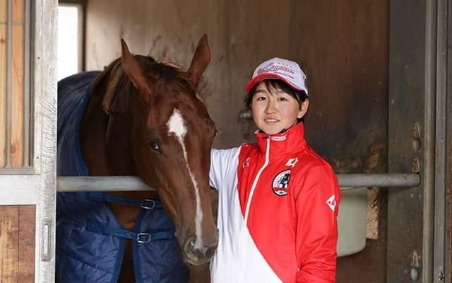 「朝がそんなに早いとは…」古川奈穂騎手が競馬開催日のトレセンのスケジュールを紹介！