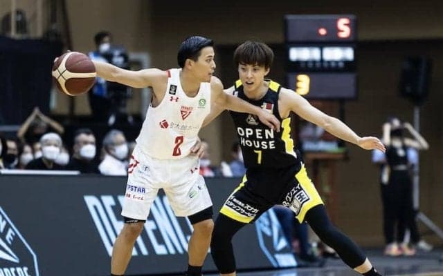 富樫勇樹の活躍で千葉が敵地で連勝を飾る…京都と大阪の対戦は激闘に／B1第2節