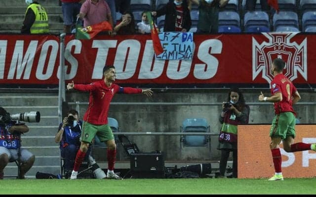 C・ロナウドがハットのポルトガル、首位セルビアを追走《カタールW杯欧州予選》