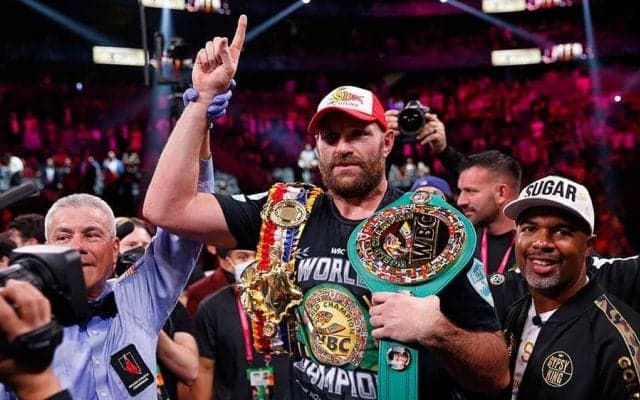 2度ダウン死闘後に酒乱パーティー　英ヘビー級世界王者に仰天「とんでもない男だ」