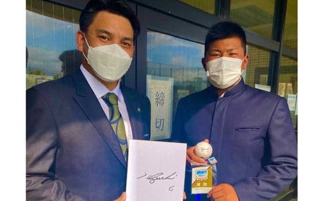 井口監督と遜色ないボディ　ロッテ1位松川虎生に指揮官期待「体大きくて非常に楽しみ」