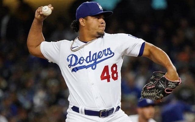 【MLB】「フェイクだ、そんなわけがない」　165キロ剛速球なのに48cmも変化した“超魔球”