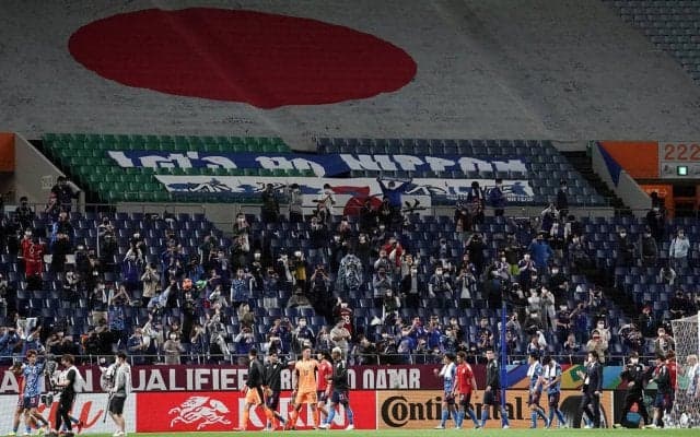 日本代表サポーターがコロナ禍で大声で歌いコールを行う愚行…日本代表の勝利に水を差す