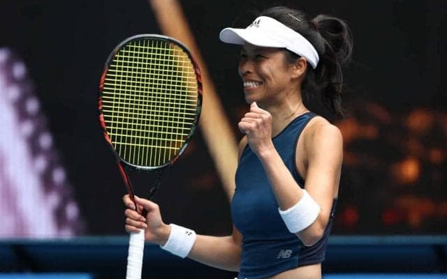 青柴ペアと対戦する世界4位スーウェイが恐竜の被り物で登場?!