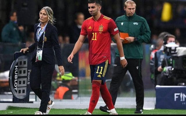 代表戦で負傷のフェラン・トーレス、2カ月半から3カ月の離脱に