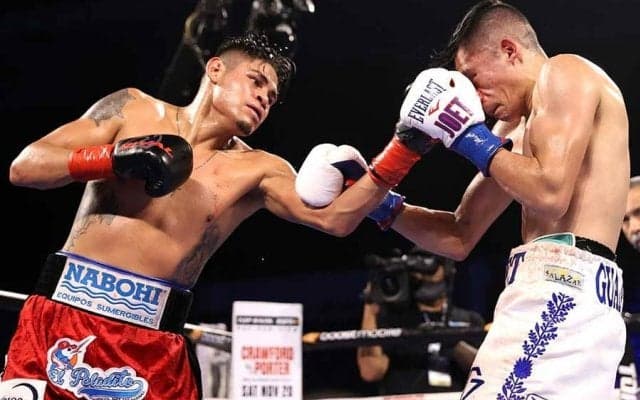 ナバレッテが3-0判定勝ちV2　壮絶打ち合いで挑戦者は顔ボコボコ…米記者「残忍な戦い」