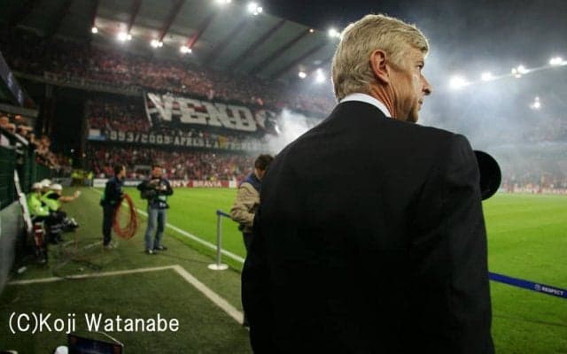 「オフサイドルール、1世紀ぶりの革命」アーセン・ベンゲルの提言(3)「改善ではなく守備的サッカーが横行する危険性」