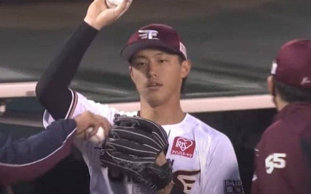 落下点に突如出現「早送りしてんのか」　涼しげ超速美技の「澄ました顔たまんない」