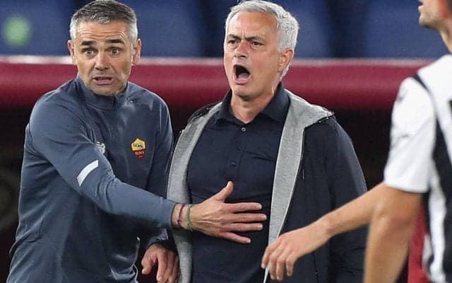 「なんという組み合わせ」悪名高い2人がタッグを組んだ!モウリーニョが格闘家・マクレガーとのツーショットを披露「2つの伝説」