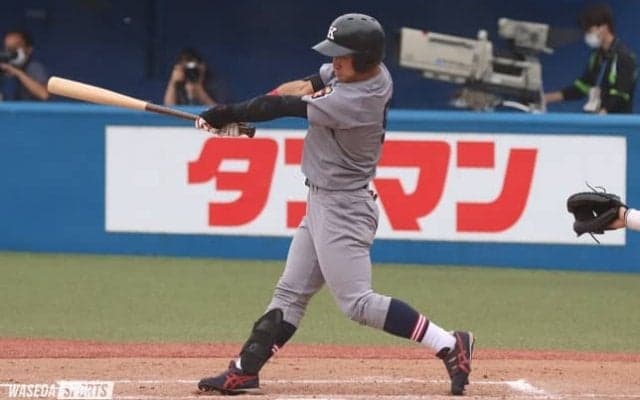 負けられない首位攻防戦　打線がつながり逆転勝利を挙げる／立大１回戦