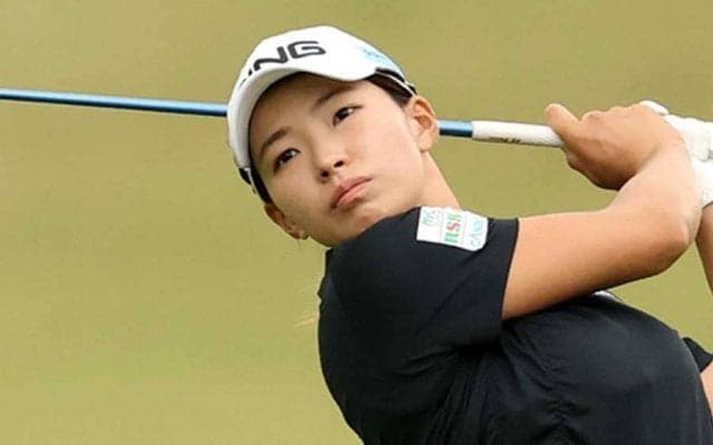 渋野日向子「恥ずかしいです」　初のチェックスカート姿に注目「とっても似合ってる」