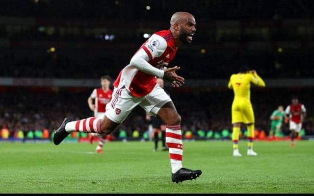 劇的同点弾のラカゼットが喜び　「僕たちのせいでファンは少し眠そうにしていたから…」