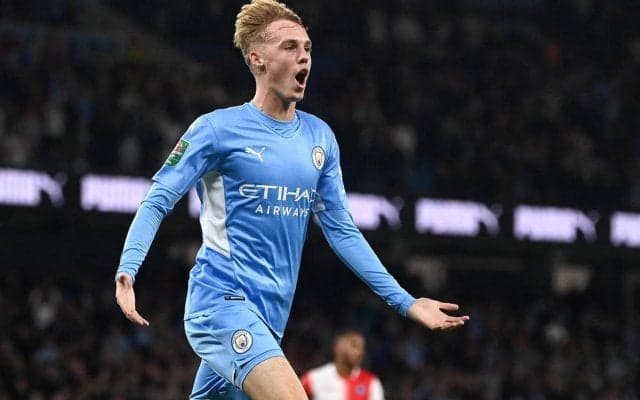 「今日は忙しいな…」シティの逸材MF、プレミアとU-23のダブルヘッダーもハットトリック達成