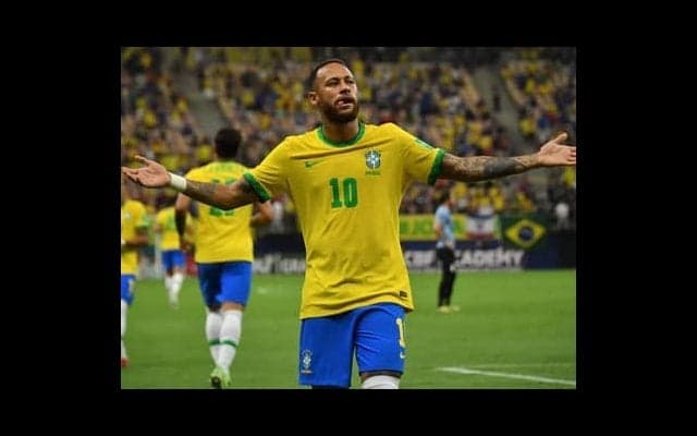 PSG内での序列はいまや３位に。ネイマールが完全復活するために必要なこと