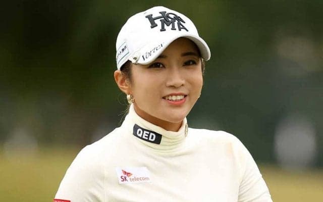 イ・ボミ、同い年の親友キム・ハヌルの引退に涙…自身は現役続行「まだ諦めたくない」