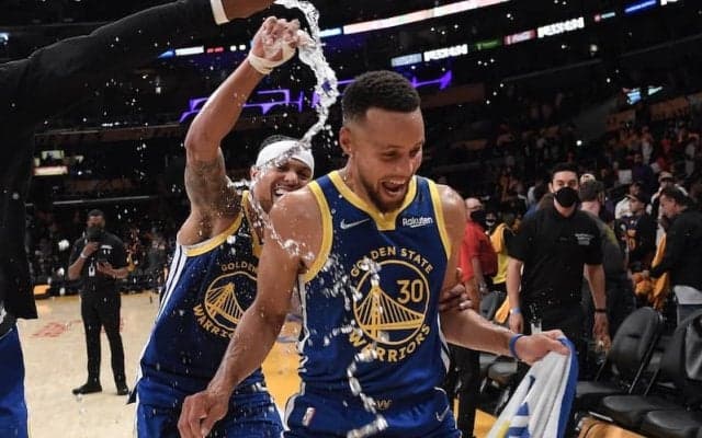 開幕戦でトリプルダブルのカリー「私たちには学び、成長する余地がたくさんある」