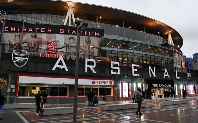 アーセナルが本拠地エミレーツの内装を改修、クラブカラーを基調としたモチベーションの高まるデザインに