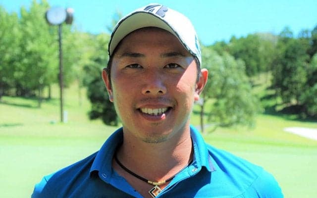 パターはみぞおちで打つ！？堀川未来夢のパッティングイメージ