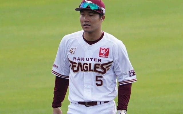 横から“打球強奪”に遊撃も「笑っちゃってる」　瞬間移動の「ショート前三ゴロ」