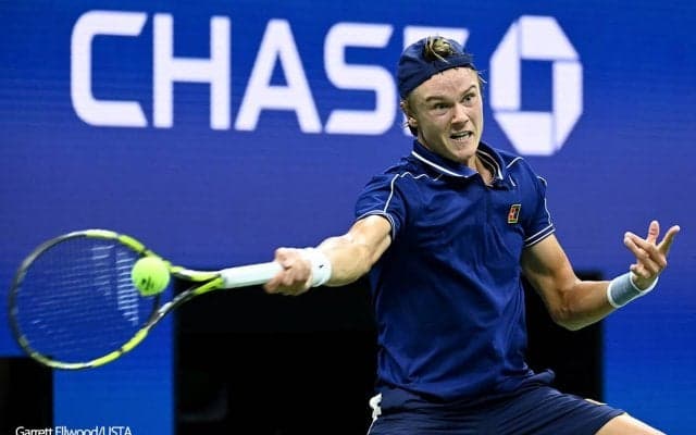 テニスで人助け、デンマークNo.1選手ルーネがアフリカに使用ラケットを寄贈