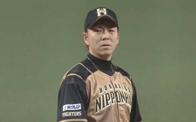 後ろから見た軌道が“ブーメラン”　鉄腕の投げる衝撃の魔球が「化け物かな？」